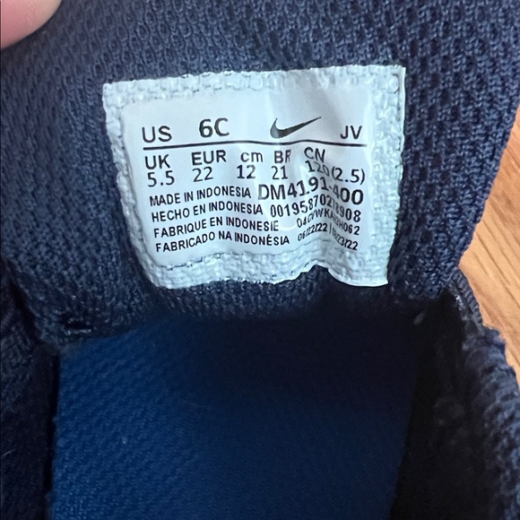 Nike Dark Blue Kids' Sneakers with White Accents - hardly worn maybe 3x - Picture 3 of 3